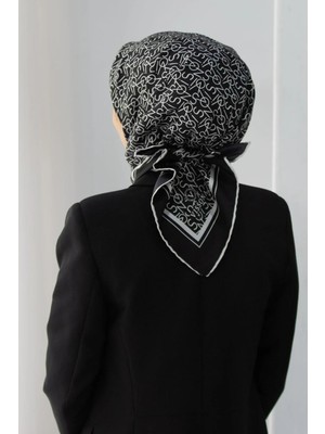 Vissona %100 Twill Ipek Harf Desenli Siyah - Krem Renkli 90X90 Eşarp Dikim Şekli : El Dikişi