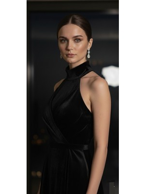 Moda Makko Siyah Saten Kumaştan Drapeli Halter Yakalı Abiye