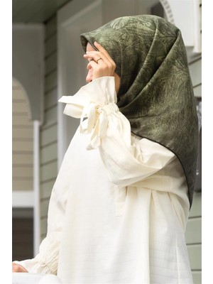 Vissona % 57 Ipek % 43 Viskon Twill Ipek Degradeli Yaprak Desenli  Haki Renkli 90X90 Eşarp Dikim Şekli : El Dikişi