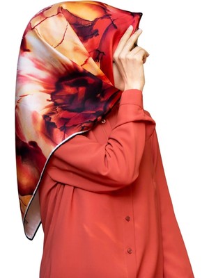 Vissona %100 Twill Ipek Batik Çiçek Desenli Hardal - Kırmızı Renkli 90X90 Eşarp Kenar Dikiş Şekli El Dikişli