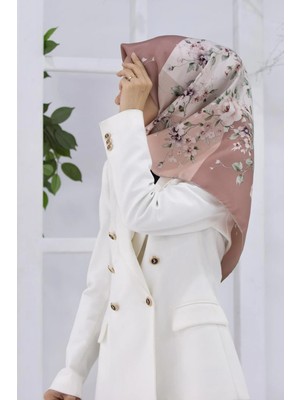 Vissona %100 Twill Ipek Geometrik ve Çiçek Desenli Krem - Soğan Kabuğu Renkli 90X90 Eşarp Dikim Şekli : El Dikişi