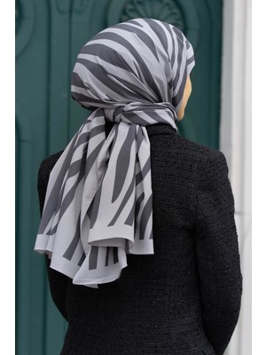 Vissona Lüks Medine Ipeği Zebra Desenli Gri Renkli 75X195 Kırışmaz Şal Moss Krep Dikiş Tipi Italyan Dikişli