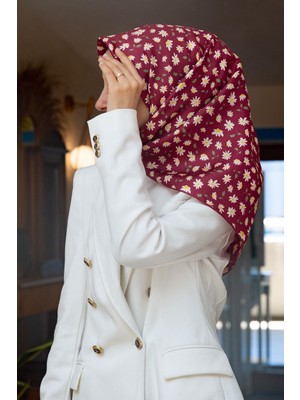 Vissona %100 Twill Ipek Papatya Desenli Bordo Renkli 90X90 Eşarp Dikim Şekli : El Dikişi