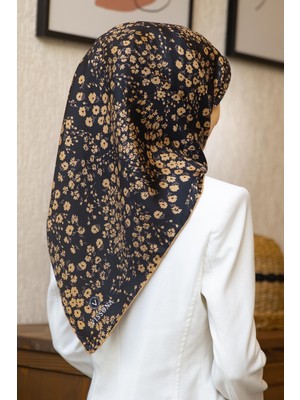 Vissona %100 Twill Ipek Çıtır Çiçek Desenli Siyah - Gold Renkli 90X90 Eşarp Dikim Şekli : El Dikişi