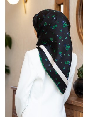 Vissona % 57 Ipek % 43 Viskon Twill Ipek Çıtır Çiçek Desenli Siyah - Zümrüt Yeşili Renkli 90X90 Eşarp Dikim Şekli : El Dikişi