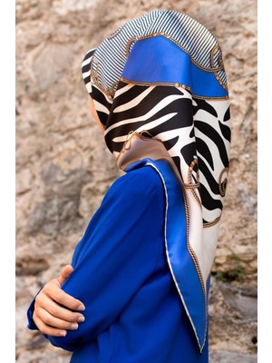 Vissona %100 Twill Ipek Zincirli ve Zebra Desenli Saks - Lacivert Renkli 90X90 Eşarp Dikim Şekli : El Dikişi