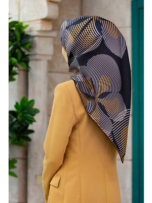 Vissona %100 Twill Ipek Çizgili Çiçek Desenli Taba - Siyah Renkli 90X90 Eşarp Dikim Şekli : El Dikişi