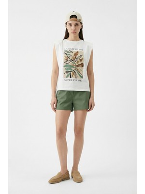 Quzu Pul Işlemeli Yaprak Baskılı Kolsuz Tişört Ekru