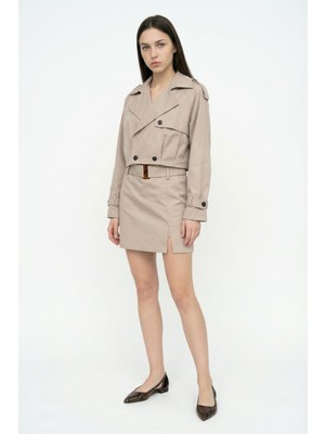 Quzu Kemerli Ön Yırtmaçlı Mini Şort Etek Bej