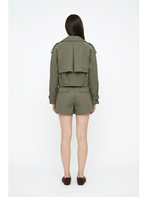 Quzu Kemerli Ön Yırtmaçlı Mini Şort Etek Haki