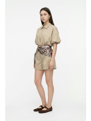 Quzu Yüksek Bel Fularlı Mini Şort Bej