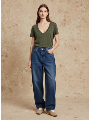 LTB Kesik V Yaka Flamlı Yeşil T-Shırt