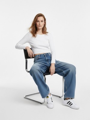 LTB Uzun Kollu Kayık Yaka Crop Beyaz Sweatshırt