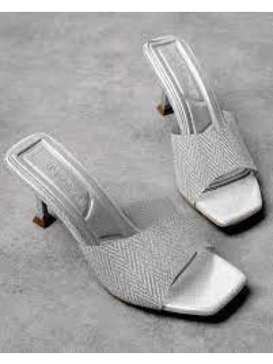 Zengezur Mall Storozal Luart Platin Simli Topuklu Terlik (Numara: 36)