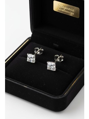Begonia Accessories 925 Ayar Gümüş Minimal Kare Zirkon Taşlı 1 Çift 3 mm Küpe – Unisex Gümüş Takı, Zarif & Şık Tasarım, Günlük ve Özel Gün Kullanımı, Minimal Tek Taş, Hediye İçin Kutulu