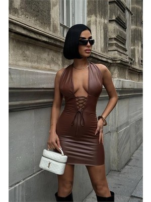 Dip Moda Kadın dekolteli bağlamalı mini deri elbise DPDF174