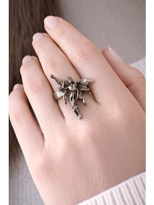 Herşey Nota Kanatlı Kadın Figürlü Ayarlanabilir Gümüş Renk Yüzük – Fantastik Tasarım