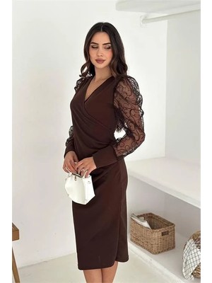 Dip Moda Kadın midi boy kahverengi kolu tül detaylı bel drapeli örme elbise DPK4375