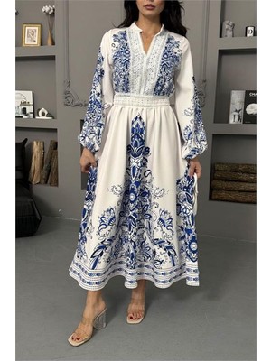 Dip Moda Kadın atlas kumaş güpür detaylı mavi desenli ithal elbise DPMS25109