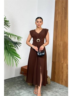 Dip Moda Kadın kahverengi bel toka detaylı yırtmaçlı tam boy elbise DPMY3865