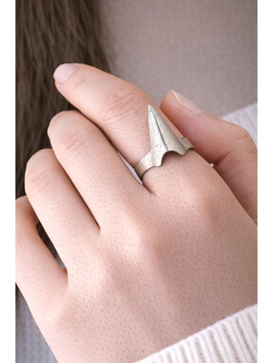 Herşey Nota Zırh Form Sivri Tasarım Ayarlanabilir Gümüş Renk Yüzük