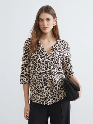 LC Waikiki Bej Kaçık Yaka Leopar Desenli Bluz