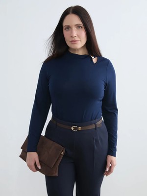 LC Waikiki Lacivert Büyük Beden Dik Yaka Metal Toka Detaylı Bluz
