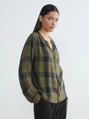 LC Waikiki Haki Kaçık Yaka Ekose Oversize Bluz