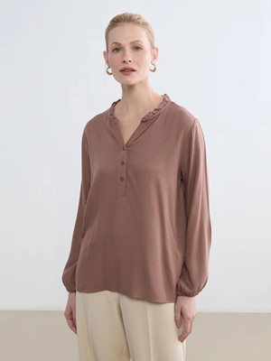 LC Waikiki Pembe Fırfırlı Kaçık Yaka Bluz