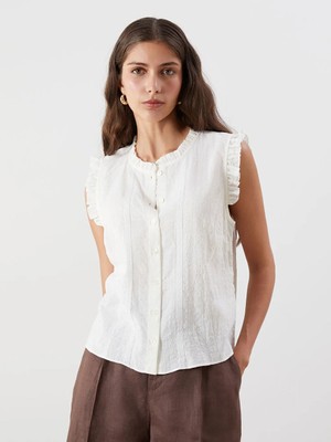 LC Waikiki Ekru Bisiklet Yaka Nakışlı Fırfırlı Vual Bluz