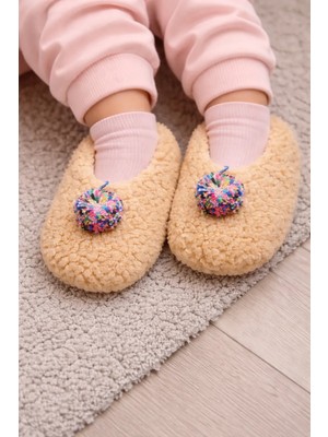 Chirpy My Baby Kumsal Değişik Renk ve Görseller ile Kaymaz Taban Çocuk Ev Patikleri.