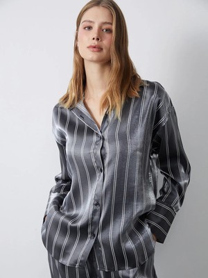 LC Waikiki Siyah Çizgili Saten Kadın Gömlek