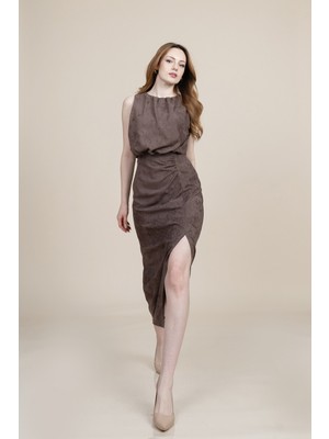 MissVina Belden Oturan Yırtmaç Detaylı Süet Kadife Uzun Elbise 50370