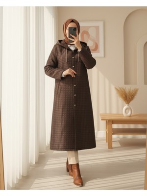 Modamorfo Yakası Zincir Detaylı Uzun Kapitone Kaban    -Toprak