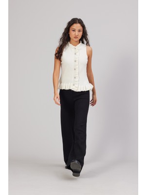 Nisan Triko Fırfırlı Triko Yelek