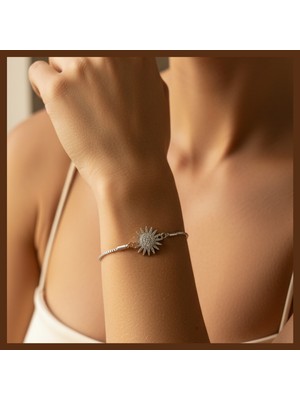 Norayn Zirkon Taşlı Kadın Bileklik | Güneş Figürlü Zarif Taşlı Bileklik | Şık Günlük & Özel Gün Takısı