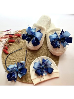 İrembaby Anne Bebek Lohusa Seti Mavi Lacivert Tüylü Fiyonk Lohusa Tacı Terlik ve Bebek Şapka Lohusa Takımı