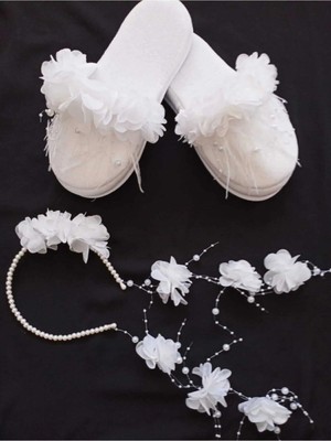 İrembaby Kadın Beyaz Incili Sallamalı Küpeli Açelya Taç Terlik Pamuklu Lohusa Seti Modern Tasarım