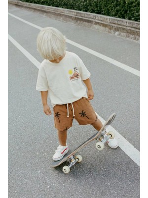 Magu Erkek Çocuk Pamuklu Ekru Bali Days Baskılı T-Shirt ve Palmiye Desenli Şort Takım