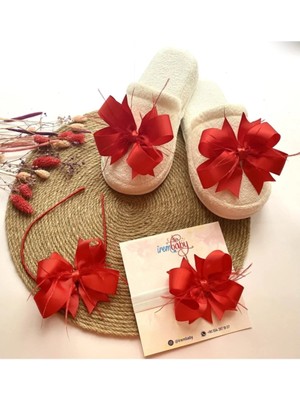 İrembaby Anne Bebek Lohusa Seti Kırmızı Tüylü Fiyonk Lohusa Tacı Terlik ve Bebek Saç Bandı Lohusa Takımı