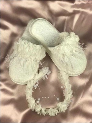 İrembaby Beyaz Incili Beyaz Çiçek Süslemeli Lohusa Terlik Taç Takımı – Lohusa Seti – Lohusa Seti – Lohusa Se