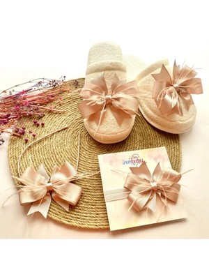 İrembaby Anne Bebek Lohusa Seti Pudra Pembe Tüylü Fiyonk Lohusa Tacı Terlik ve Bebek Saç Bandı Lohusa Takımı