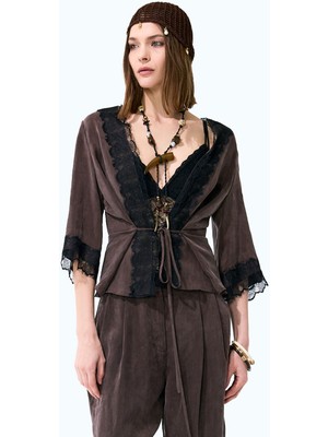 ROMAN V Yaka Dantel Detaylı Turvakar Kollu Bluz Kahve YY013014_005