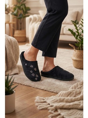 Gezer Kadın Kışlık PU Rahat Taban Nakışlı Tasarım Ev Bahçe Terlik