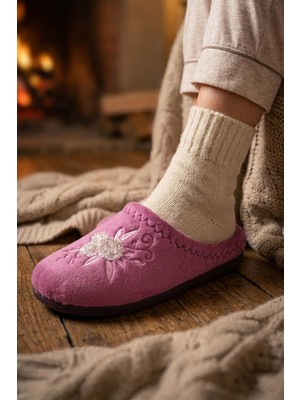 Gezer Kadın Kışlık PU Rahat Taban Nakışlı Tasarım Ev Bahçe Terlik