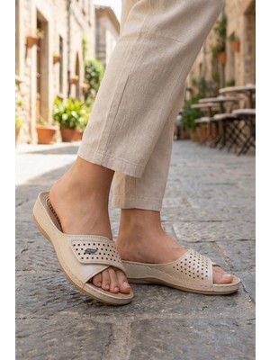 Gezer Yazlık Kadın Masaj Taban Terlik