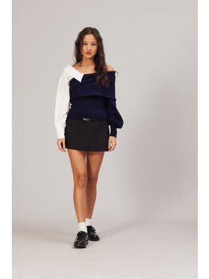 Nisan Triko Yaka Detaylı Triko Kazak