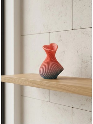 Kalp Tasarımlı Modern Dekor Vazo 15 cm Şık ve Es Görünüm Nemere