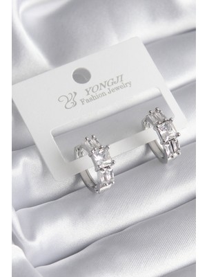 Pirinç Gümüş Renk Kare Zirkon Taşlı Kadın Küpe Nemere