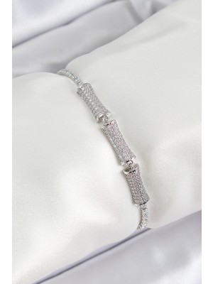 Pirinç Gümüş Renk Zirkon Taşlı Kemik Model Kadın Bileklik Nemere